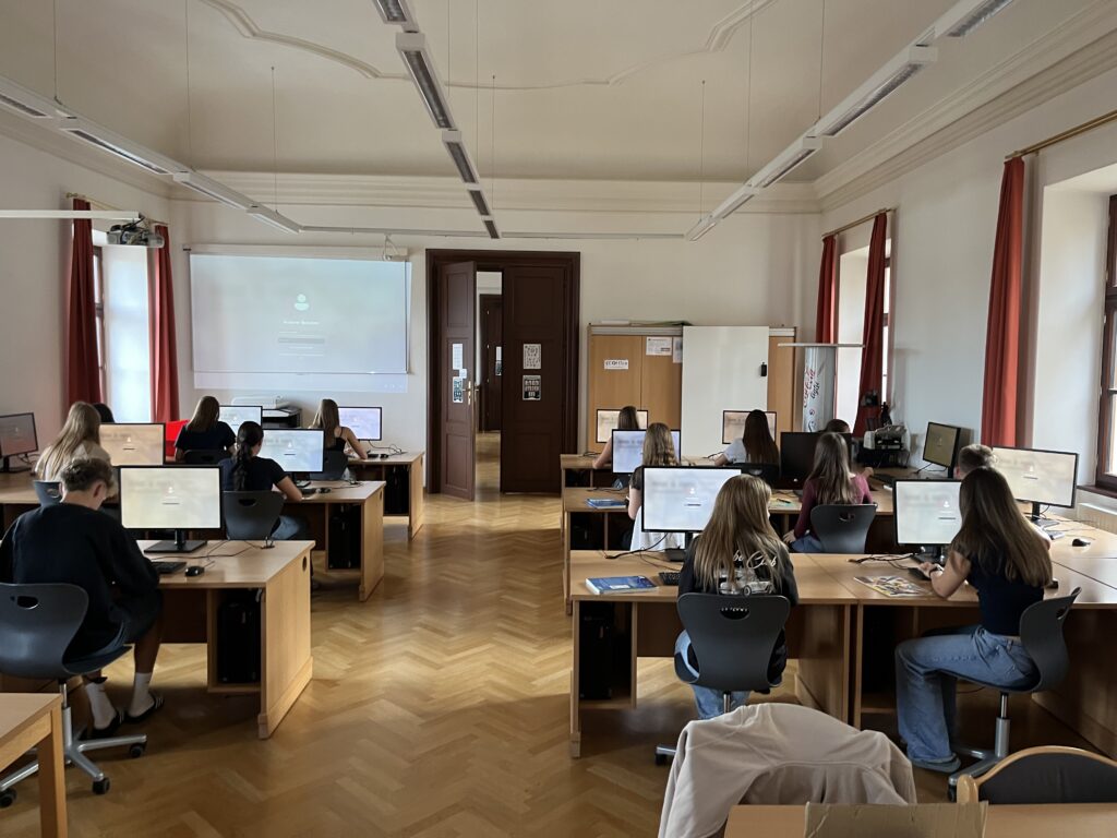Schüler:innen beim Come Together