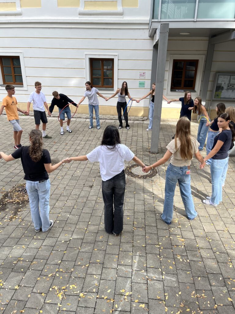 Schüler:innen beim Come Together
